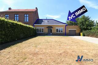 Ontdek deze gelijkvloerse woning in Berloz, met ongeveer 120 m² woonruimte, ideaal voor een stel of een klein gezin. Het beschikt over een...