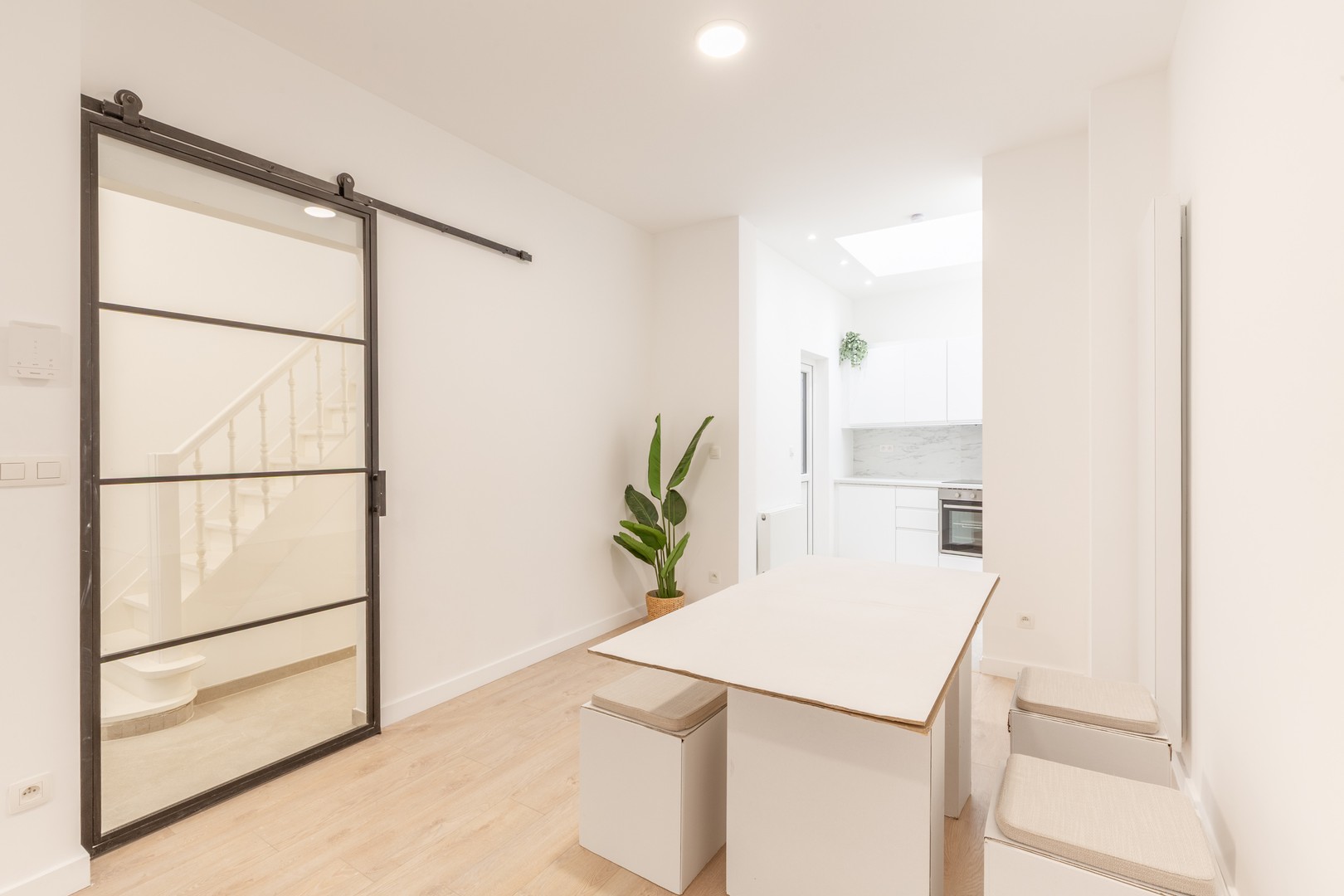 Grondig gerenoveerde woning met 3 slpks - foto 4