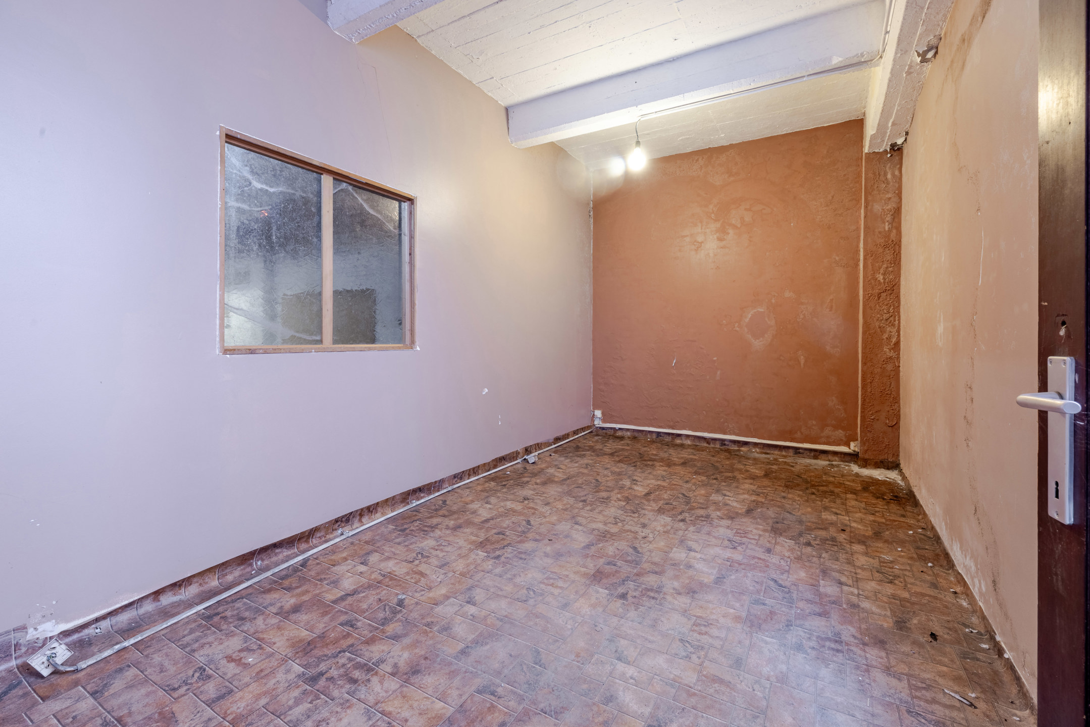 Werkplaats/magazijn van ± 530 m² met kantoor van ± 35 m² - foto 5