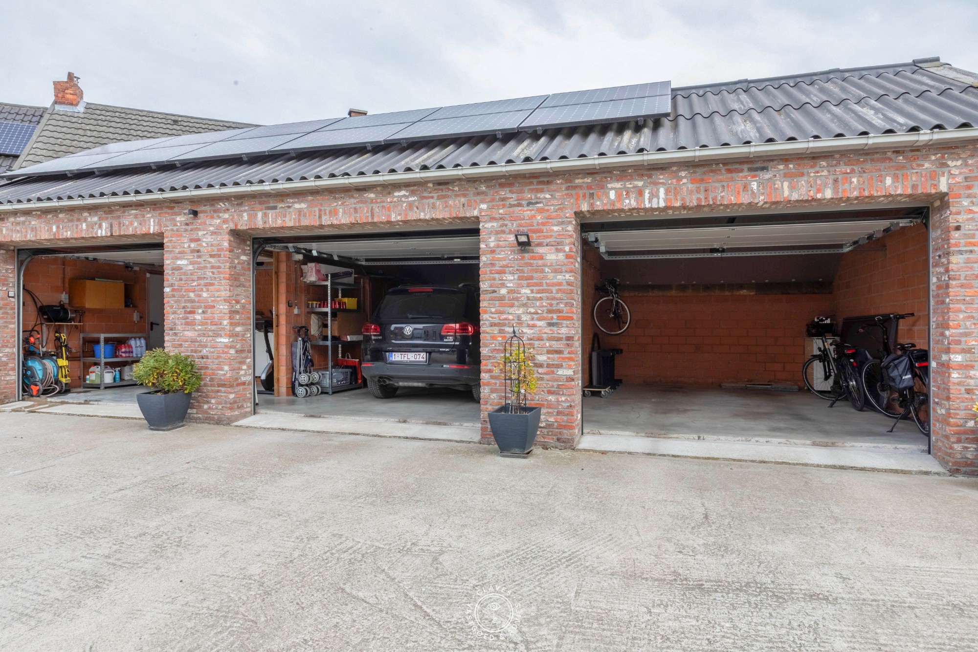 Charmante en ruime woning met 4 slaapkamers en 3 garages - foto 5