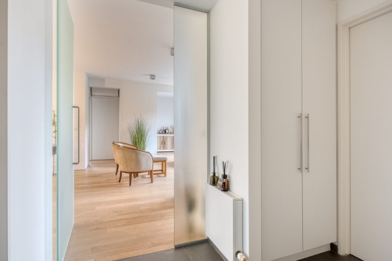 Ruim en lichtrijk appartement met 2 slaapkamers en zonneterras - photo 3