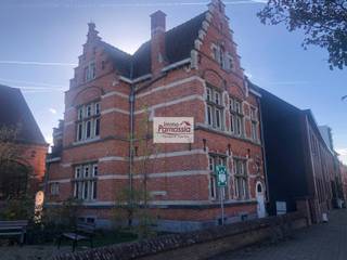 Dit karaktervolle voormalige schoolmeestershuis biedt een interessante opportuniteit voor wie op zoek is naar een woning met potentieel, al dan...