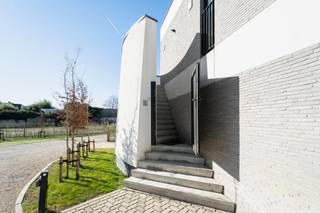 Te koop: modern appartement in het centrum van Wielsbeke, op korte fietsafstand van winkels, scholen en andere voorzieningen. Dit uniek pand, gebouwd...