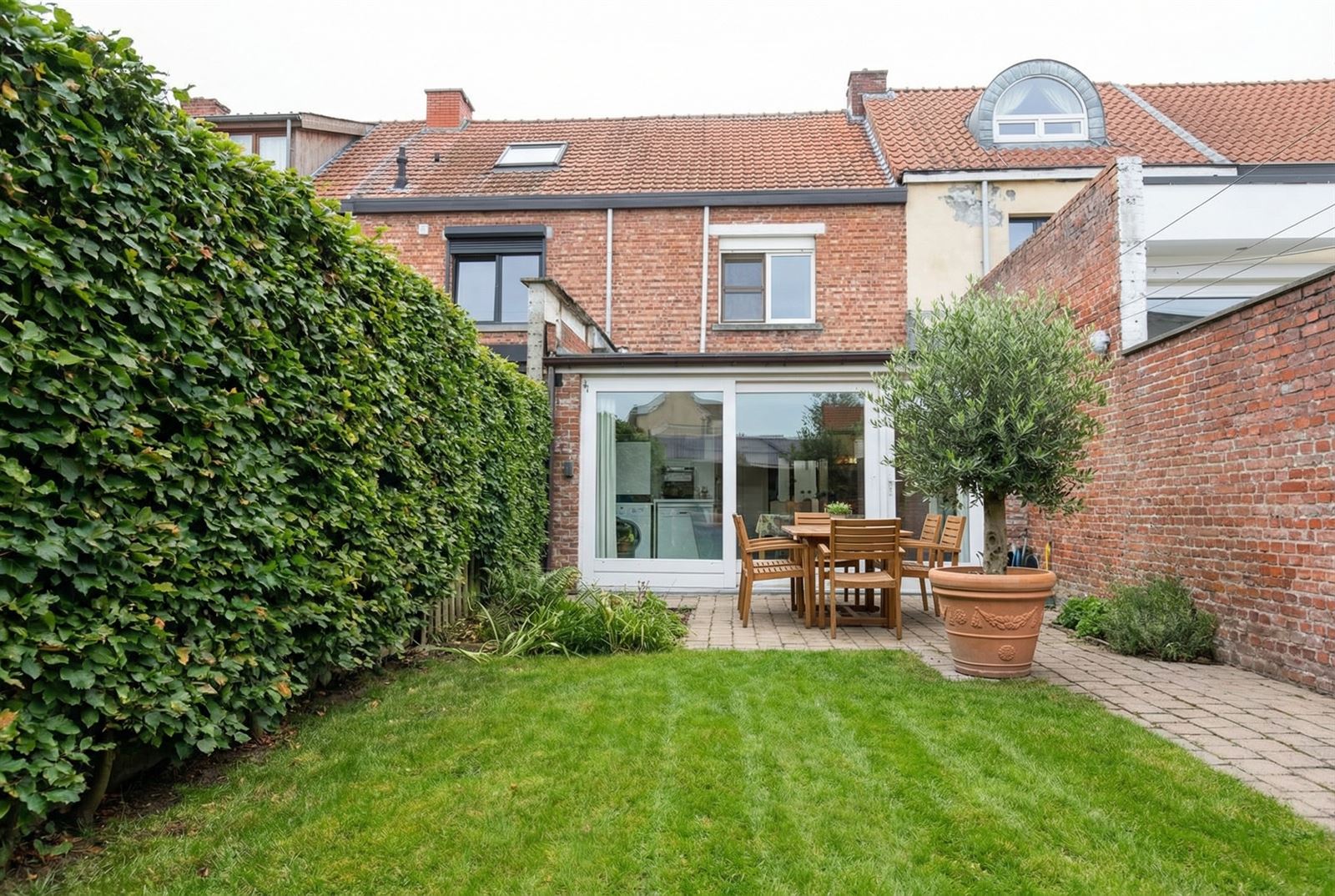 Stadswoning aan mooi groen plein  - foto 3