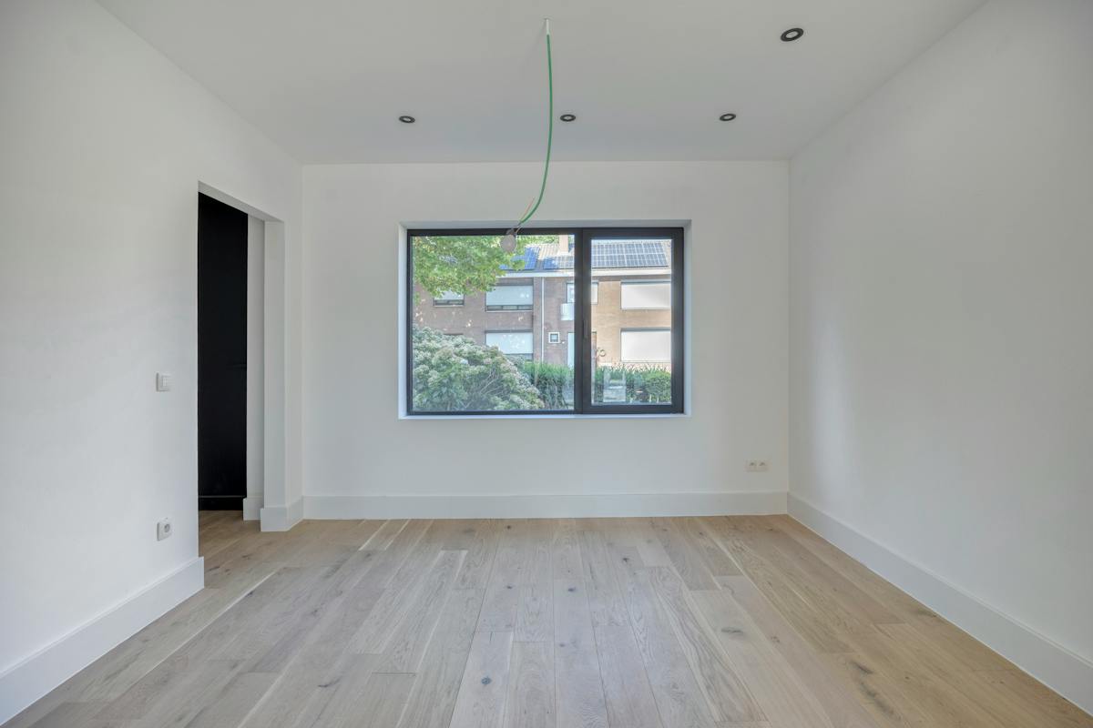 Volledig gerenoveerde halfopen woning in hartje Ertvelde - foto 3