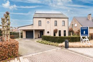 RUIME, INSTAPKLARE GEZINSWONING MET 5 SLAAPKAMERS IN HET RUSTIGE WORTELIn het charmante en landelijke Wortel bevindt zich deze verrassend ruime en...