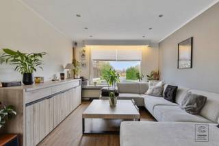 Knusse woning met 3 slaapkamers en een bewoonbare oppervlakte van 135 m², gelegen in Geel, met een prachtige tuin! Bij binnenkomst word je...