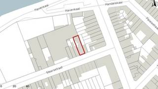 Karaktervol en lichtrijk pand, geschikt voor atelier/stockage... in centrum Kortrijk. (bewoning niet toegestaan door Stad Kortrijk)<br />Achteraan komt er een doorgang via het nieuwe park van Kaaicity naar de Leie.<br />Met +-280m² bebouwde oppervlakte verdeeld over 3 verdiepingen, een unieke kans voor een hippe en creatieve ondernemer, artiest, aannemer, schilder, etc...<br />Voorzien van goederenlift (momenteel buiten dienst) recente hoogrenderende ketel op gas (2022), toilet, ... Het pand dient gerenoveerd te worden.<br />Gemeenschappelijke ingang via Meerstraat 4.<br /><br />Interesse? Jasper@immopottelberg.be of 0479/27 71 92