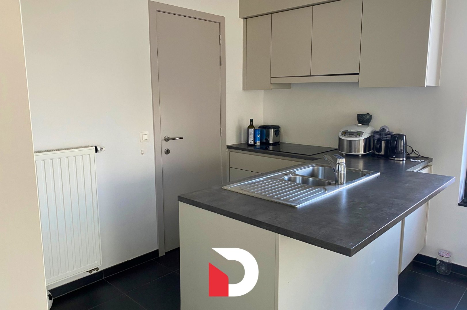 Recent appartement met 2 slaapkamer, terras en autostaanplaats - foto 4
