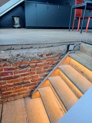 Studio unique et rénové de haute qualité à louer dans la charmante rue Bogaarden. Idéalement situé pour les navetteurs et les amateurs de vie...