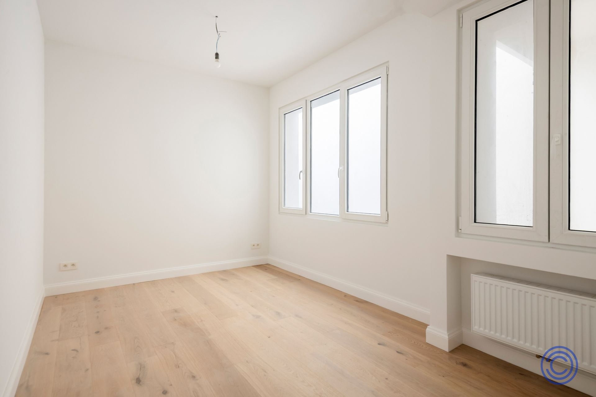 Volledig gerenoveerd appartement met kantoor en groot terras! - foto 3