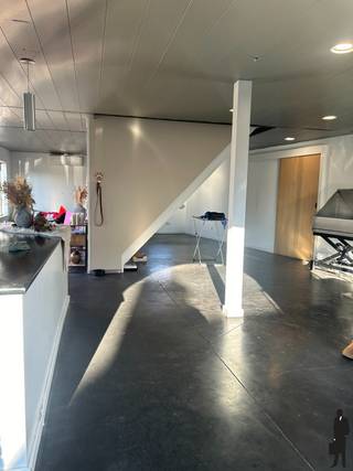 Magazijn/opslagplaats van ca. 100m² te huur in Vlimmeren/ Beerse!Voorzien van:- Automatische inkomdeuren- Verwarming (lucht-lucht)- Veel lichtinval-...