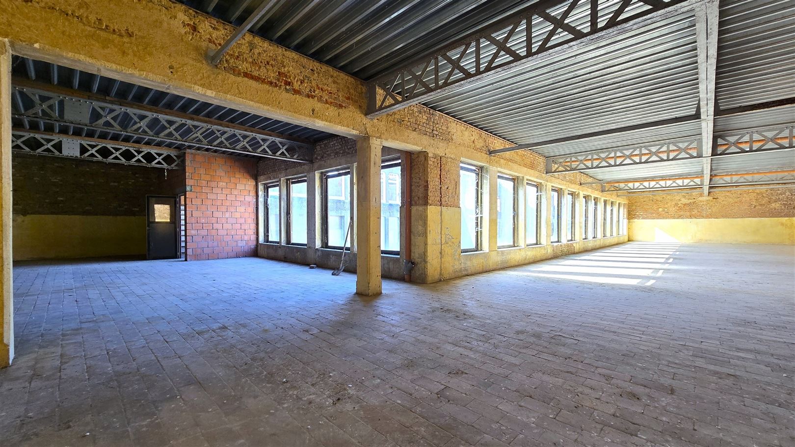 Voormalige fabrieksite met conciërgewoning - foto 5