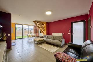 In een doodlopende straat in het hartje van Beverlo vinden we deze toffe starterswoning uit 2015. Op de benedenverdieping springt de open leefruimte...