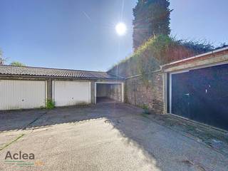 Te koop: Garagebox in centrum van Eeklo – Ideale investering of veilige parkeerplek!Bent u op zoek naar een veilige en makkelijk toegankelijke...