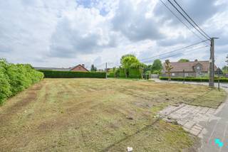 Deze bouwgrond is gelegen op een perceel van 917 m² en bevindt zich op een rustige en gunstige locatie in Waregem. Het perceel is geschikt voor...