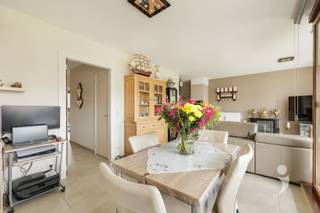 Gelegen in de dorpskern van Bertem vinden we dit recent appartement in residentie 'Corbie' terug.Het appartement is gelegen op de eerste verdieping...