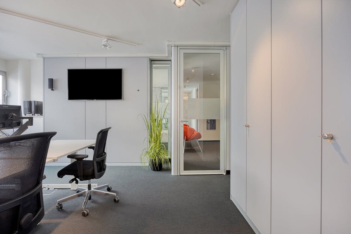 244m² office for sale in Mechelen - photo 3