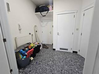 <p><span>2600 Berchem: Groenenhoek: Diksmuidelaan 246 bus3 met 2 slaapkamers</span></p><p><span> </span></p><p><span>Indeling</span></p><p><span>-Inkomhal</span></p><p><span>-Ruime woonkamer</span></p><p><span>-Aparte keuken (geïnstalleerd met alle moderne toestellen van Bosch)</span></p><p><span>- 2 slaapkamers (8 en 16m²)</span></p><p><span>-Berging</span></p><p><span> </span></p><p><span>Dubbel beglazing Aluminium ramen.</span></p><p><span> </span></p><p><span>Dichtbij openbaar vervoer, winkels en scholen.</span></p><p><span> </span></p><p><span> </span></p><p><span>Maandelijkse kosten in aanvraag. (blokpolis, water, minuterie traphal en onderhoud inbegrepen)</span></p><p><span> </span></p><p><span> </span></p><p><span>Interesse? Neem gerust contact op voor een bezichtiging en ontdek de mogelijkheden van deze woning.</span></p><p><span> </span></p><p><span> </span></p><p><span> </span></p>