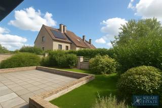 Square Estate presents this superb two-bedroom apartment with garden area/large terrace located on the prestigious Markt square.The apartment...