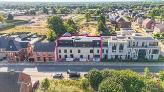 Nieuw in Heusden-Zolder – Duurzame BEN-Appartementen met slechts 2% registratierechten!<br /><br />Residentie NOIR brengt hedendaags en energiezuinig wonen samen in een stijlvol, kleinschalig nieuwbouwproject in het hart van Heusden. Met slechts 8 volledig afgewerkte appartementen is dit project ideaal voor wie op zoek is naar comfort, duurzaamheid én een centrale ligging in een bruisende gemeente.<br /><br />Wonen in Stijl!<br /><br />De appartementen in Residentie NOIR zijn ontworpen met het oog op toekomstgericht wonen. Elk appartement voldoet aan de BEN-normen en is uitgerust met de nieuwste technieken<br />- Warmtepomp!<br />- Vloerverwarming in alle ruimtes!<br />- 4 zonnepanelen per appartement!<br />- Zuidgerichte terrassen; veel natuurlijk licht!<br /><br />Bij oplevering zijn de appartementen volledig instapklaar afgewerkt!<br /><br />Prijzen (exclusief kosten oa. Registratie, notariskosten en aansluitingskosten nutsvoorzieningen):<br />- 1 slaapkamer – €275.000<br />- 2 slaapkamers – vanaf €283.000<br />- 3 slaapkamers – vanaf €324.000<br /><br />Bij elk appartement ben je verplicht ook een carport/autostaanplaats met private berging bij aan te kopen aan €10.000 (excl. kosten) – ideaal voor extra opbergruimte en beschermd parkeren.<br /><br />Topligging in Heusden Centrum<br /><br />Residentie NOIR ligt op een uitstekende locatie, op wandelafstand van winkels, horeca, openbaar vervoer en andere voorzieningen. Je geniet hier van de rust van een residentiële buurt, maar met alle comfort van het stadscentrum binnen handbereik.<br /><br />Aankoop aan slechts 2% registratierechten mogelijk mits de koper voldoet aan de voorwaarden!<br /><br />Een van de grootste troeven van dit project is de mogelijkheid om aan te kopen aan slechts 2% registratiebelasting (mits je voldoet aan de wettelijke voorwaarden)<br /><br />Verwachte oplevering: voorjaar 2026<br /><br />De oplevering van Residentie NOIR is gepland voor het voorjaar van 2026. Ideaal voor wie vooruit plant en wil investeren in zorgeloos wonen voor de toekomst.<br /><br />Ben je op zoek naar een duurzame en comfortabele woonst in het hart van Heusden-Zolder?<br />Dan is Residentie NOIR absoluut een bezoek waard!<br /><br /><span>Maatregelen opgenomen in het Maatregelenregister: nee</span><br /><br />Voor een bezichtiging ter plaatse of meer info, bel ons op het nummer 078/78.78.70, of kom gewoon binnen op ons kantoor, steeds welkom!
