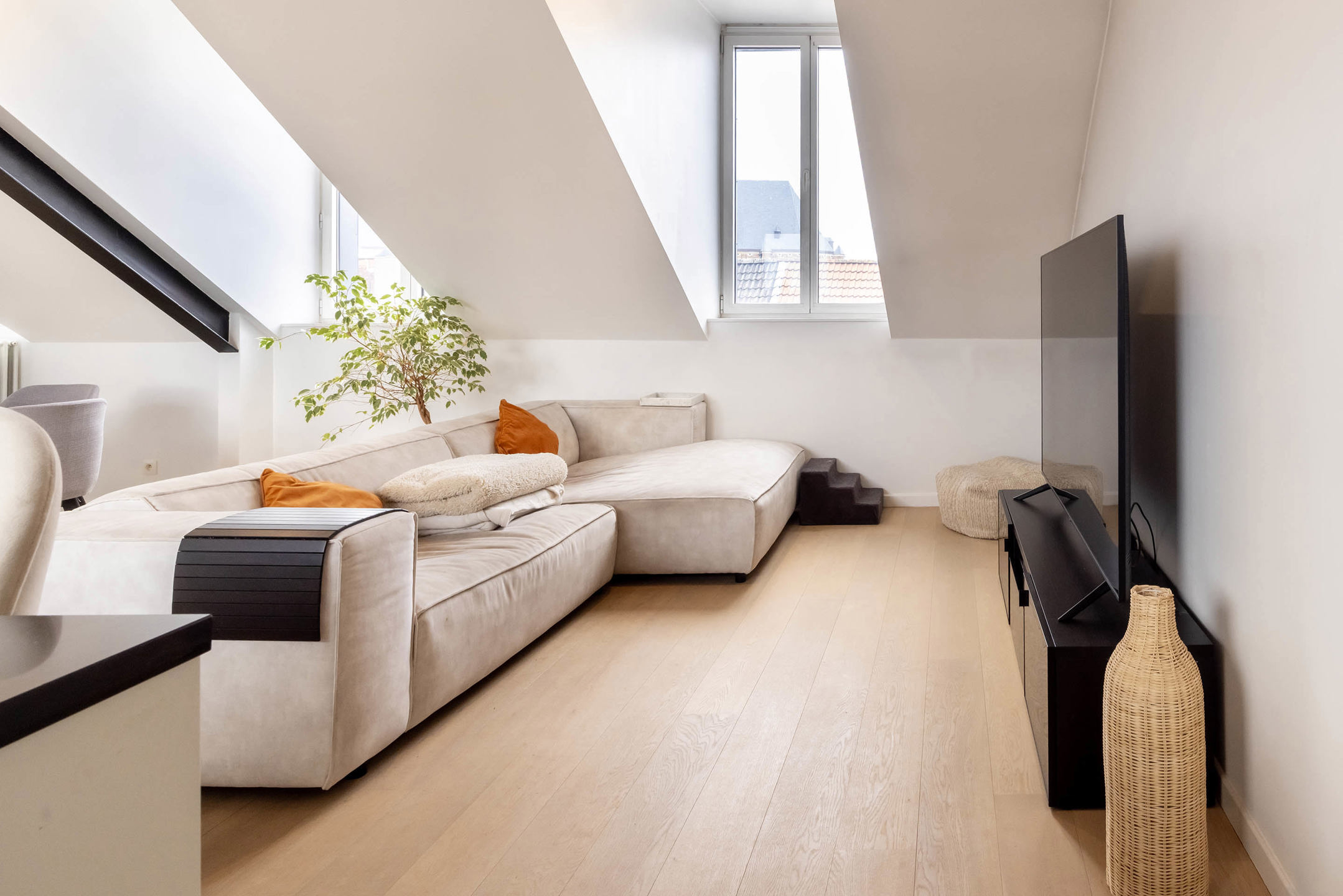 Instapklaar dakappartement van 110m² met terras! - foto 2