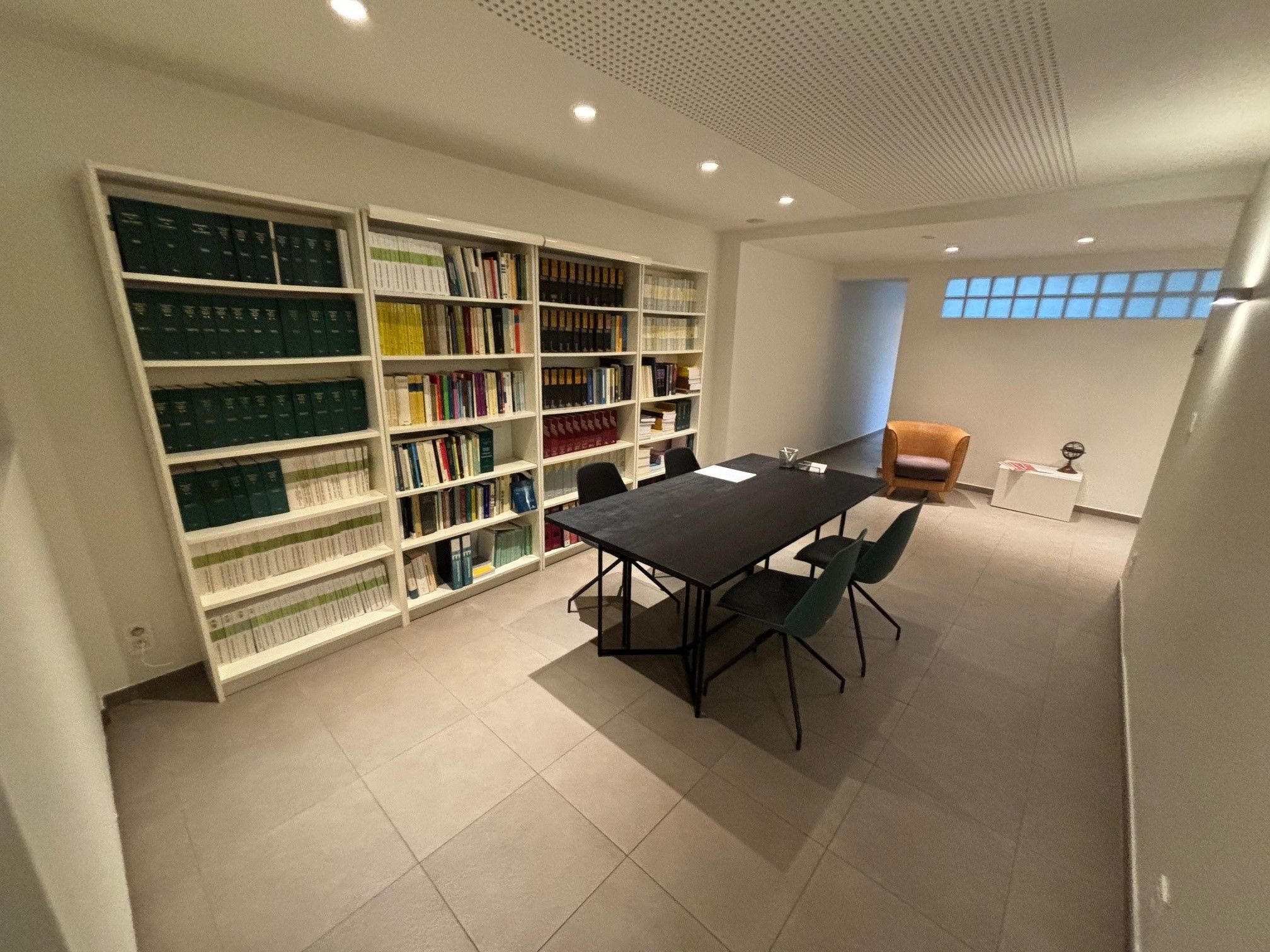 Commercieel pand te koop in de Koninginnelaan te Oostende. - foto 3