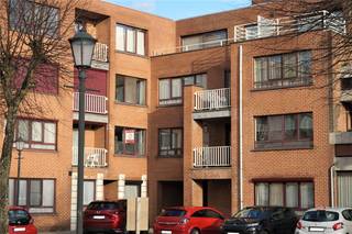 Dit appartement is gelegen in het centrum van Heppen, dichtbij scholen, openbaar vervoer etc.INDELING:- Inkomhal- Living- Keuken voorzien van...