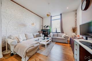 Gelegen op een steenworp van het centrum van Waver biedt deze woning in uitstekende staat een praktische leefomgeving, dicht bij winkels, scholen...