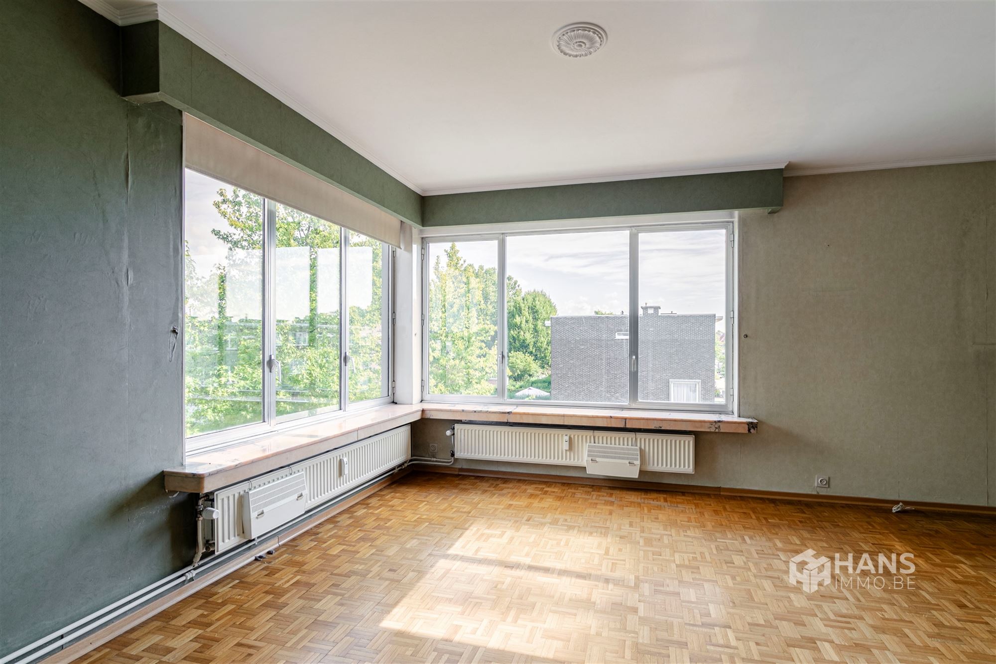 Op te frissen hoekappartement (80 m²) met 2 slaapkamers, autostaanplaats en terras in Borgerhout - foto 4