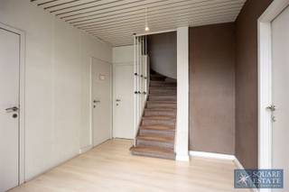 Handelshuis te koop in de Rommelaerenlaan te Jette - een ruime woning (230m²) met 4 à 5 kamers, ondergrondse garage met kelder, en een...