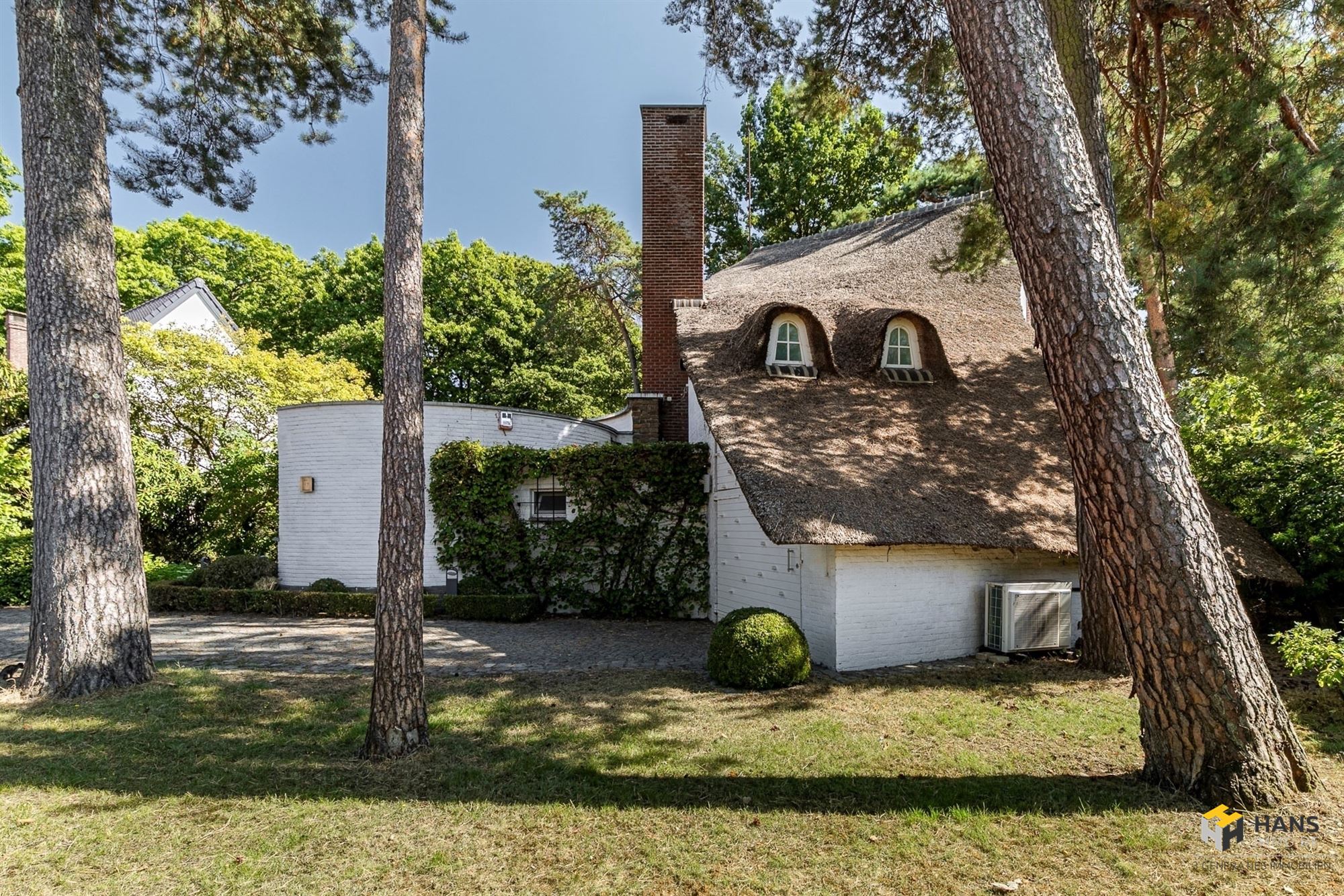 House for sale in Brasschaat with 4 bedrooms - photo 2