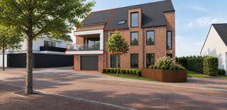 <strong>PLUSPUNTEN:</strong><br />+ bewoonbare oppervlakte: 137 m²<br />+ 2 slaapkamers<br />+ terras van 16 m²<br />+ duplex appartement 1.1<br />+ privatieve inkom<br />+ inpandige garage (geen carport)<br />+ bergzolder privatief toegankelijk<br />+ energiezuinig nieuwbouwappartement<br />+ aangename woonomgeving<br />+ casco+ afwerking (volgens lastenboek)<br />+ zonnepanelen en warmtepomp (lucht/water)<br />+ mogelijkheid tot aankoop van extra bovengrondse niet-overdekte staanplaats<br /><br /><strong>ALGEMEEN:</strong><br />Op een mooie en centrale locatie aan de <strong>Brugstraat 25 in Bocholt</strong> wordt een kleinschalige nieuwbouwresidentie gerealiseerd met slechts 4 moderne appartementen. Een beperkt aantal woonentiteiten zorgt voor een rustige en aangename woonomgeving, met aandacht voor comfort, privacy en hedendaags woonplezier. Elk appartement beschikt over een eigen parkeerplaats, een belangrijke troef voor wie comfortabel en zorgeloos wil wonen.<br /><br />De ligging vormt één van de grote troeven van dit project. De Brugstraat bevindt zich op korte afstand van het centrum van Bocholt, waardoor winkels, horeca, scholen, diensten en dagelijkse voorzieningen vlot bereikbaar zijn. Tegelijk geniet u van de aangename, groene en landelijke omgeving die zo kenmerkend is voor Bocholt en Noord-Limburg.<br /><br /><strong>KLEINSCHALIG EN HEDENDAAGS WONEN:</strong><br />De residentie omvat slechts vier appartementen en biedt daarmee een exclusief en overzichtelijk woonconcept. Geen grootschalig appartementsgebouw, maar een beperkte residentie waar rust en woonkwaliteit centraal staan.<br />De appartementen worden ontworpen met het oog op hedendaags comfort, energiezuinig wonen en een praktische indeling. Dankzij het nieuwbouwkarakter geniet u bovendien van de voordelen van moderne technieken en hedendaagse bouwkwaliteit, zonder de zorgen en renovatiekosten die bij een oudere woning kunnen komen kijken.<br /><br /><strong>INDELING:</strong><br />+0: inkomhal, garage<br />+1: leefruimte met open keuken, terras, hal, toilet, berging<br />+2: nachthal, 2 slaapkamers, badkamer<br /><br /><strong>PRIJSBEREKENING:</strong>
<ul>
	<li>grondwaarde: € 94.500</li>
	<li>constructiewaarde: € 254.400</li>
	<li>12% registratierechten op de grondwaarde: € 11.340</li>
	<li>6% btw op de constructiewaarde: € 16.764** (bij 21% -> €58.674)</li>
	<li>totale prijs exclusief notariskosten: € 402.004</li>
</ul>
!! **6% btw voor de rechthebbende!!<br /><br /><strong>FINANCIERING:</strong><br />Een succesvolle vastgoedtransactie begint met een goede voorbereiding. Wij adviseren kandidaat-kopers om hun financiële mogelijkheden tijdig in kaart te brengen, zodat zij met de nodige zekerheid en vertrouwen kunnen handelen wanneer de juiste opportuniteit zich aandient.<br /><br /><strong>VERKOPEN OF VERHUREN MET EEN STRATEGISCHE AANPAK?</strong><br />Dankzij het vertrouwen van onze klanten en onze sterke marktpositie zijn wij voortdurend op zoek naar kwalitatieve eigendommen. Overweegt u te verkopen of te verhuren? Ontdek vrijblijvend onze persoonlijke aanpak en hoe wij uw eigendom optimaal positioneren om de juiste doelgroep te bereiken.<br /><br /><strong>ALS EERSTE OP DE HOOGTE VAN NIEUW AANBOD:</strong><br />De beste eigendommen worden vaak gevonden vóór ze breed beschikbaar zijn. Schrijf u vrijblijvend in via onze website en ontvang nieuw aanbod dat aansluit bij uw wensen en zoekcriteria.<br /><br /><strong>UW VASTGOED, ONZE EXPERTISE:</strong><br />Elke eigendom verdient een persoonlijke strategie. Met een combinatie van marktkennis, professionele presentatie, actieve klantenbenadering en een sterk netwerk begeleiden wij onze klanten naar een succesvol resultaat.<br /><br /><strong>PERSOONLIJKE SERVICE, PROFESSIONELE BEGELEIDING:</strong><br />Een vastgoedbeslissing vraagt een doordachte aanpak. Ons ervaren team staat klaar om u persoonlijk te adviseren en te begeleiden bij elke stap. Contacteer ons via +32 89 87 03 67 of via info@immosign-plus.be.