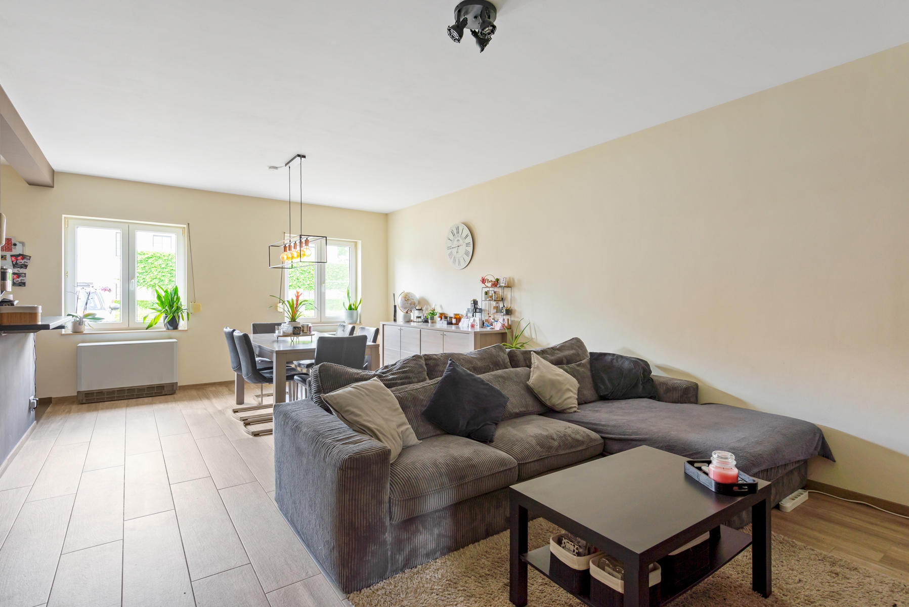 Geheel instapklaar appartement met 2 slaapkamers, gezellige tuin en zoveel meer. - foto 2