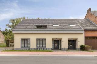 Cet immeuble d'investissement parfaitement situé est situé à Zelemsebaan 109 à Meldert (Lummen), idéal pour les investisseurs, les indépendants ou...