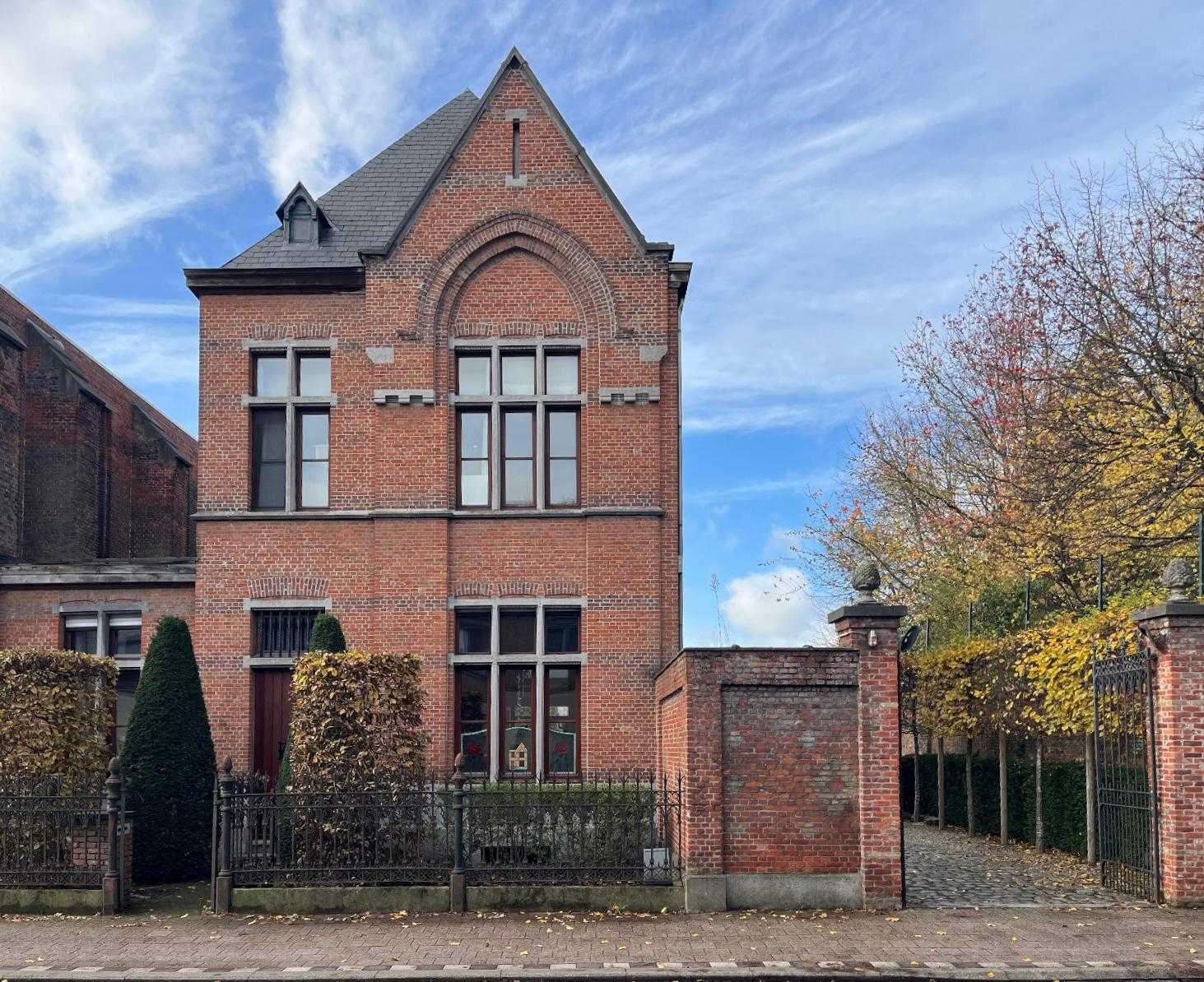 Maison à vendre à Schoten avec 4 chambres - photo 1