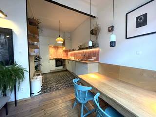 Ontdek deze charmante en lichtrijke woning, gelegen in één van de meest gegeerde en levendige buurten van Antwerpen. Deze woning combineert...