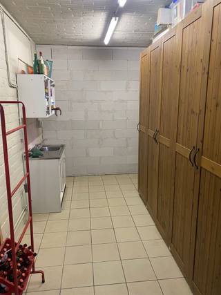 VOLLEDIG OPGERFRISTE, LUMINEUZE EN GEZELLIGE WONING MET 2 SLAAPKAMERS EN ZUIDWEST-GEORIËNTEERD TERRASrustige ligging in nieuwe en kindvriendelijke...