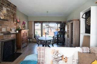 <strong>Gelijkvloerse woning te Mol-Millegem 🏡</strong><br /><br />In <strong>Mol-Millegem</strong> vinden we deze gelijkvloerse woning met een degelijke constructie. Woning met een ingesloten tuin.<br />Ideale gezinswoning voor een "doe het zelver". Als koper kan u zelf deze woning renoveren conform de nieuwe normen.<br />Rustig wonen.<br /><br /><strong>Indeling</strong><br />- Lichtrijke leefruimte met directe aansluiting op de keuken<br />- Centrale gang met toegang tot 3 slaapkamers, badkamer, apart toilet en berging<br />- Zolder en kelder voor extra opslagruimte<br />- Overdekt terras met doorgang naar de tuin<br />- Garage en buitenberging aanwezig<br /><br /><strong>Troeven</strong><br />✔ Rustige, groene ligging<br />✔ Volledig naar eigen smaak te renoveren<br />✔ Momenteel verhuurd – ideaal voor investeerders die meteen huurinkomsten wensen<br />✔ Ruime tuin met praktische bijgebouwen<br /><br />Deze woning is perfect voor handige kopers, investeerders of gezinnen die op zoek zijn naar een project met karakter en toekomstpotentieel in een aangename woonomgeving.<br /><br /><strong>Interesse? </strong>Ontdek zelf de mogelijkheden en plan vandaag nog uw bezoek! 📞🏡