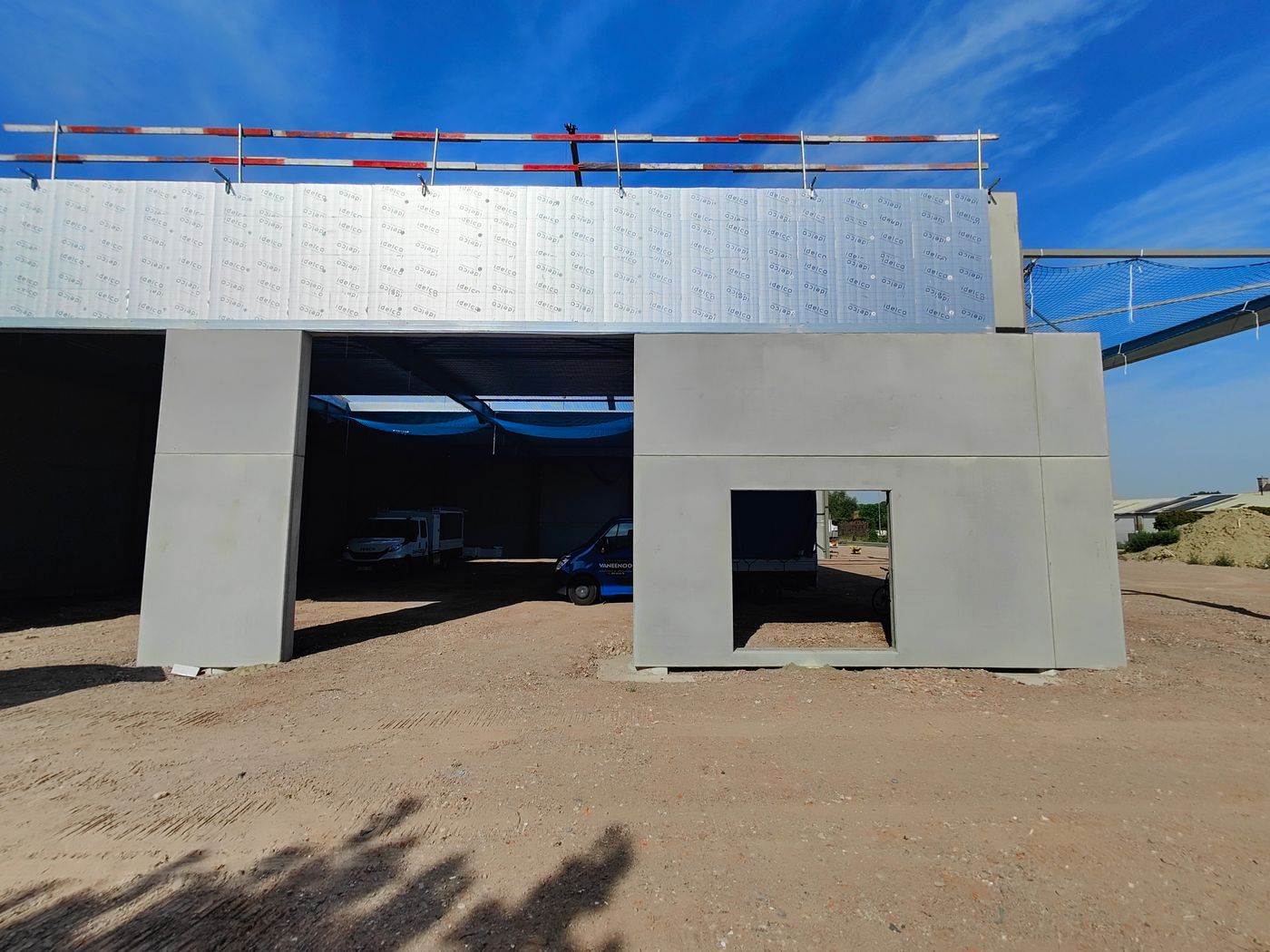 Newly built SME unit: 164 m² warehouse with 164 m² offices - photo 3