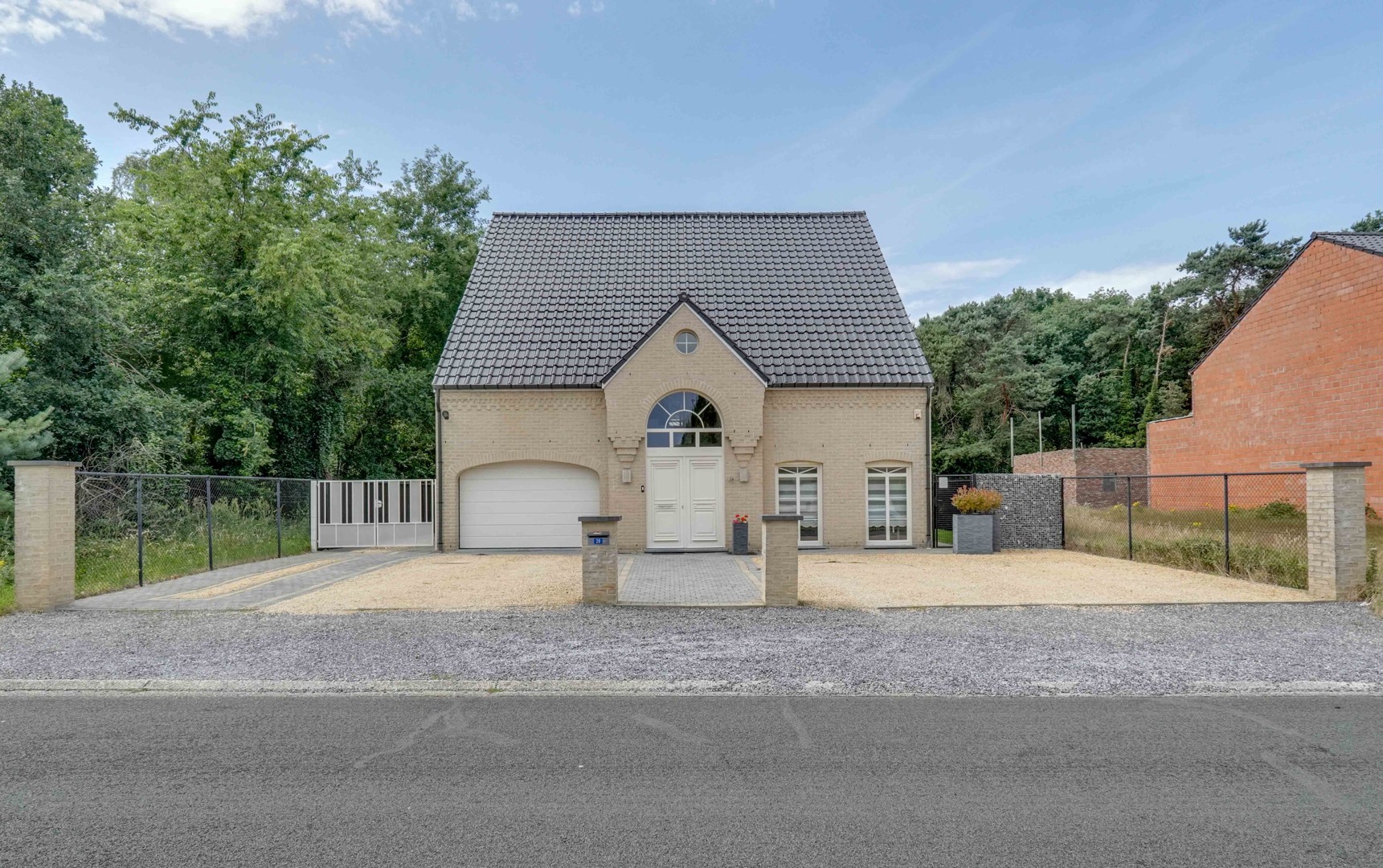 RUIME WONING MET 4+ SLPKS TE KOOP - Maasmechelen - foto 1