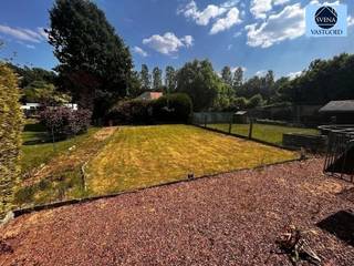 RUSTIG GELEGEN BOUWGRONDLOT 2Deze bouwgrond is  gelegen in een rustige, doodlopende straat, te Appelterre-Eichem, dichtbij buurtwinkels, scholen en...