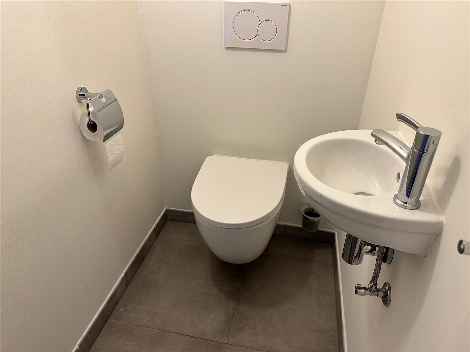 TE HUUR: Duplex-appartement met 2 slaapkamers te Genk! - foto 5