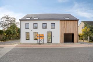 Op een gunstige locatie met vlotte verbindingen naar Leuven, Aarschot en de E314 bevindt zich deze volledig vernieuwde gezinswoning op een perceel...