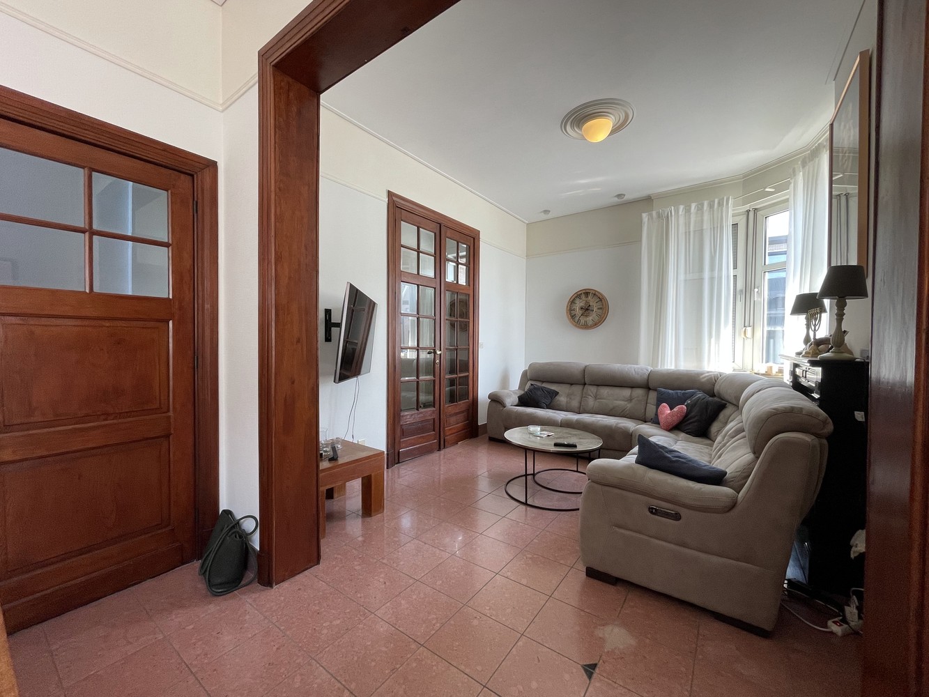 Unieke gerenoveerde woning met 5 slaapkamers en bureau - foto 4