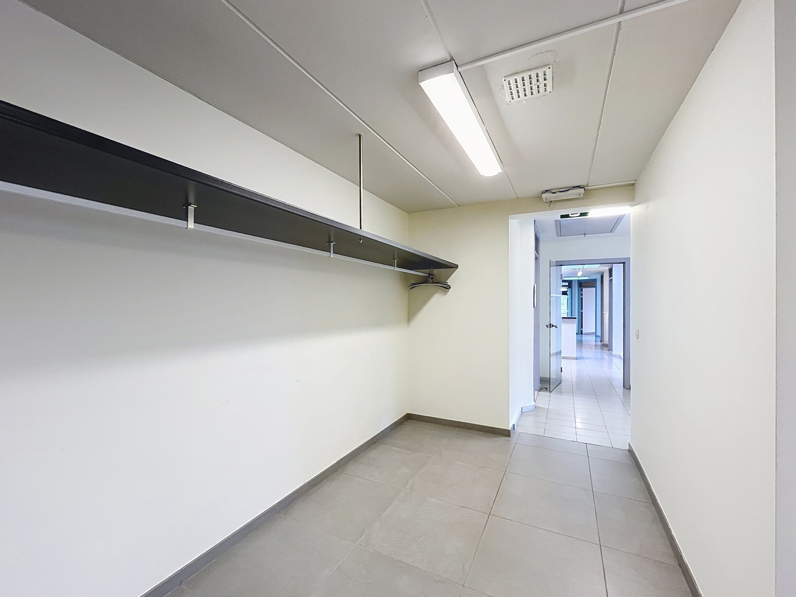 Commercial à louer à Kinrooi - photo 4