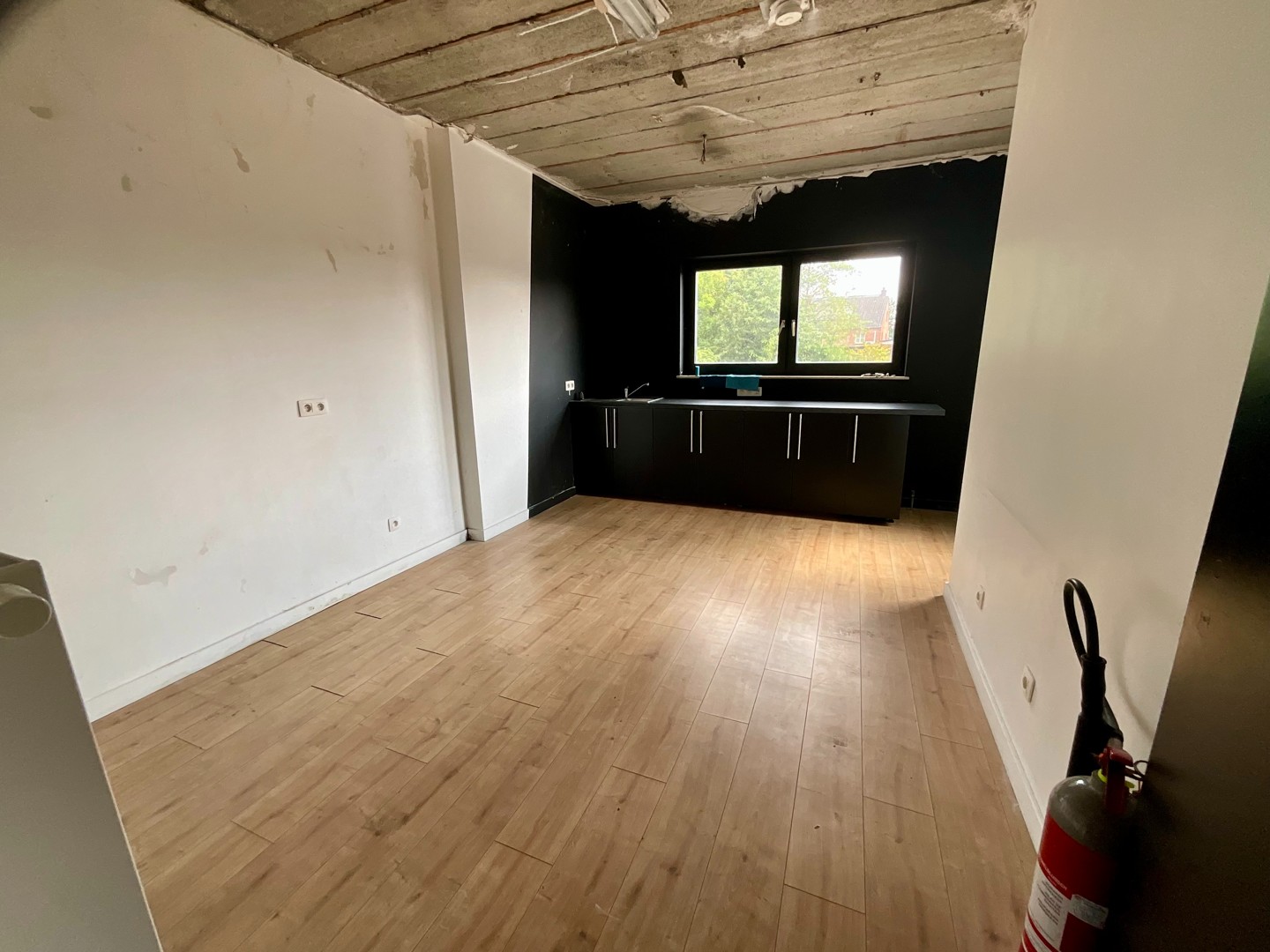 Handelspand en 2 appartementen gelegen te Houthalen-Helchteren - foto 5