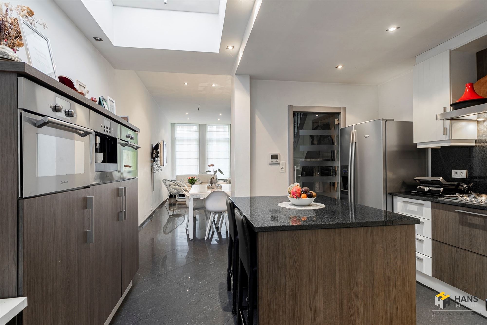 Ruime woning (188 m²) met 5 slaapkamers, 2 badkamers en buitenruimte (30 m²) in Borgerhout. - foto 5