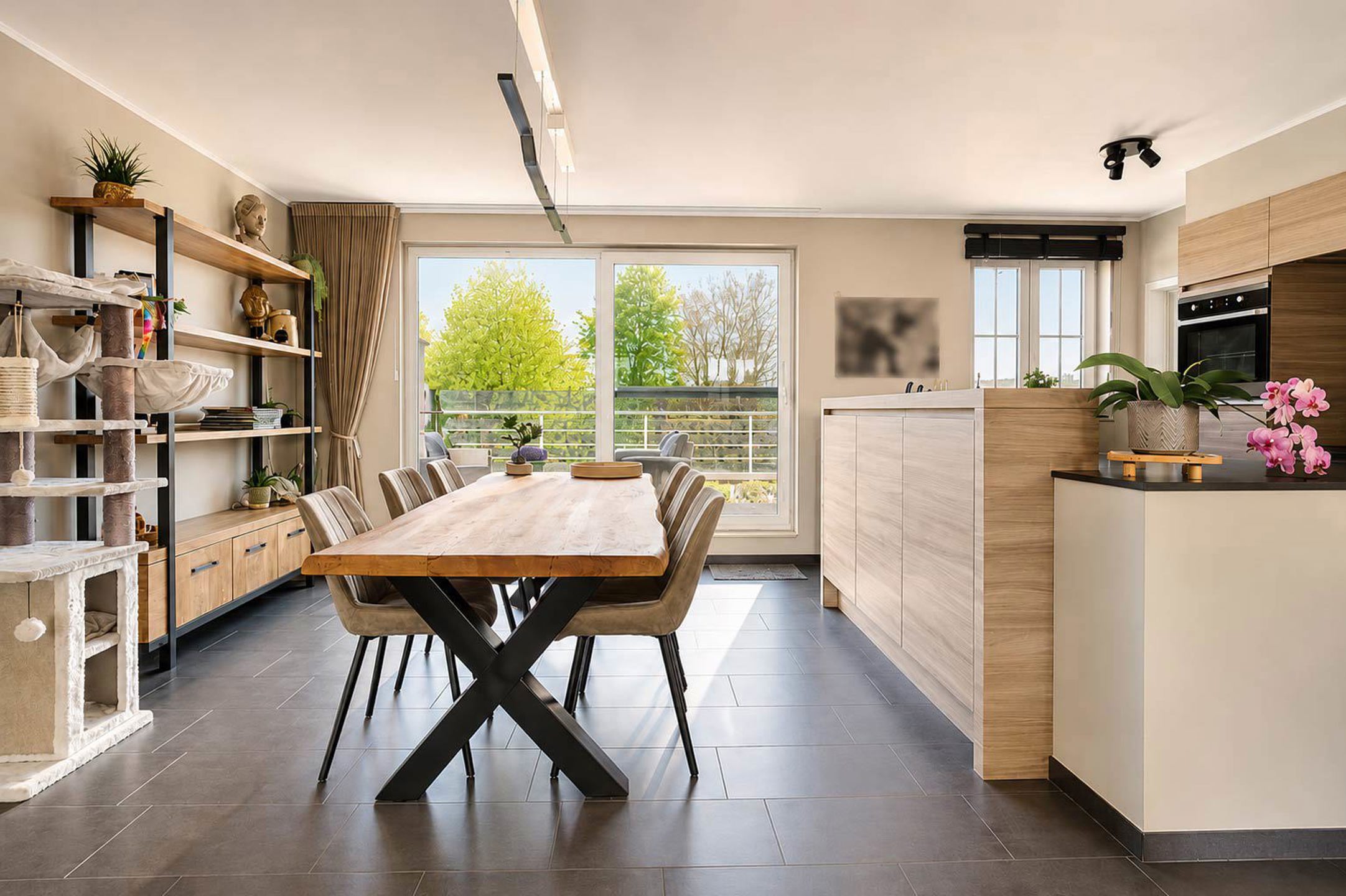 Ruim appartement met 3 slaapkamers en garage nabij centrum - foto 4