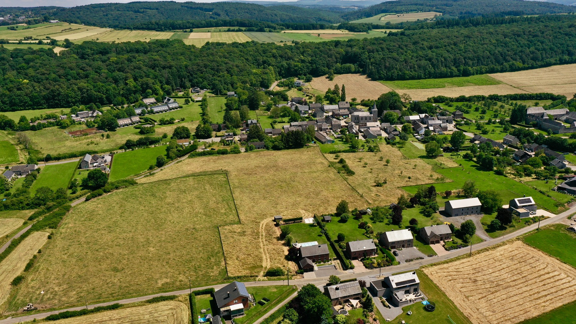 Terrain exceptionnel de 3ha47a79ca avec partie constructible et permis! - photo 4